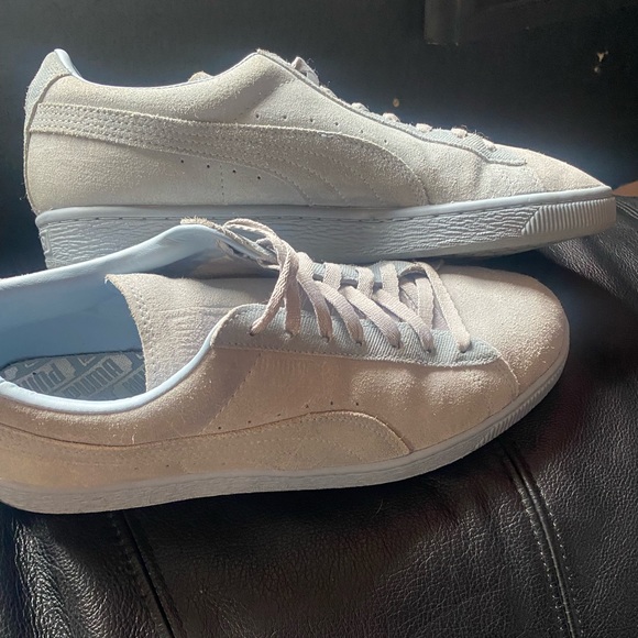 Blue Suede Pumas - Picture 7 of 8